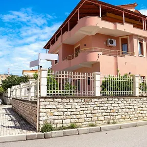  Pensión Maledhi Albania